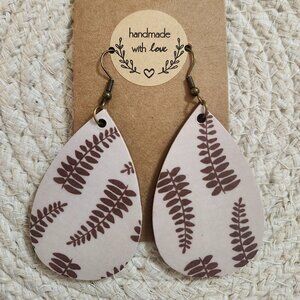 ~Handmade~ vintage style, boho, botanical earrings